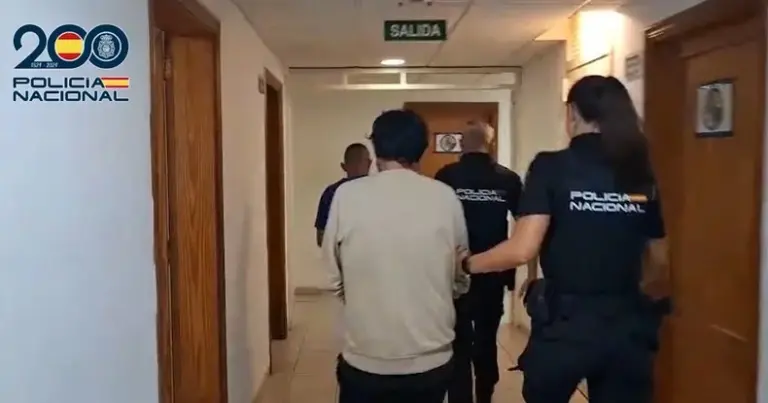 Detenidos dos hombres con 20 kilos de cocaína en una autocaravana cerca de un colegio de Costa Teguise