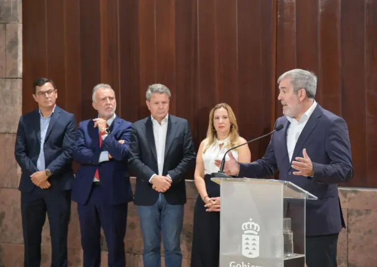 Firmado el protocolo para impulsar el tren de Tenerife