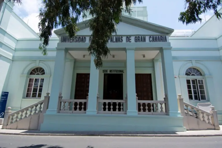 Una exvicerrectora de la ULPGC a juicio por alquilar pisos propios con fondos públicos