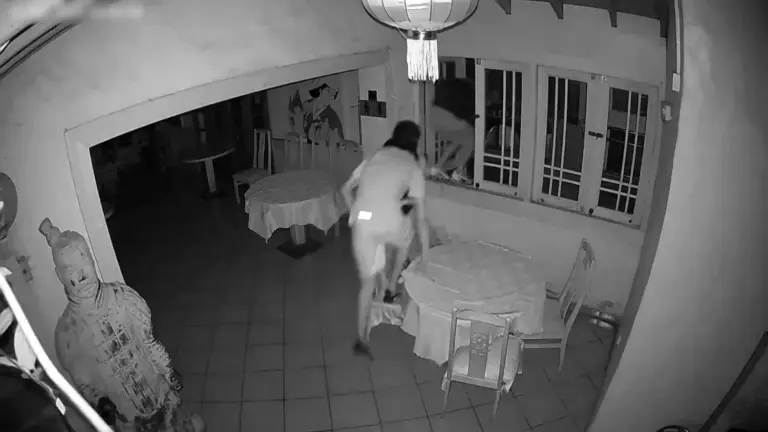 Detenido un ladrón y huido el segundo de un robo en Caleta de Fuste