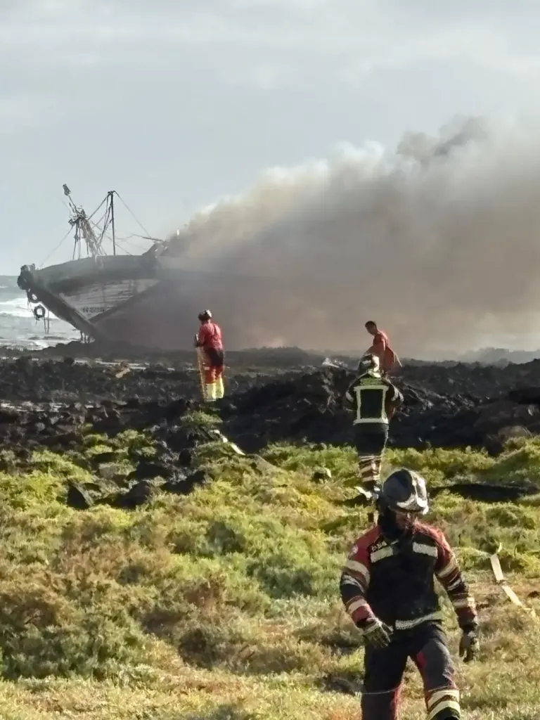 Activan el Plan Marítimo Nacional por riesgo de contaminación en el incidente de Lanzarote