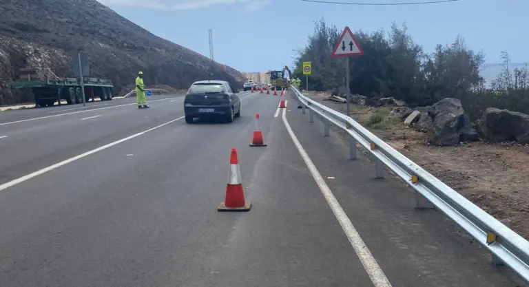 El Cabildo de Fuerteventura amplía la valla protectora en la Avenida del Atlántico de Morro Jable