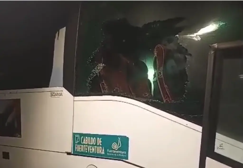 Daños en las guaguas del transporte interurbano de Fuerteventura este lunes 