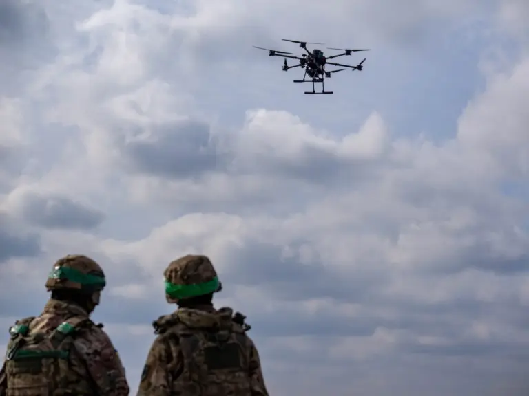 La defensa aérea rusa intercepta 80 drones ucranianos sobre distintas regiones del país y sobre el mar de Azov