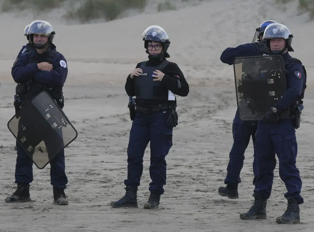 Los migrantes llegados en los últimos días a Reino Unido han recibido ya las primeras notificaciones de deportación