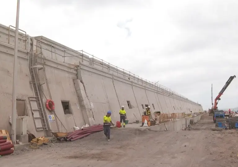 El nuevo dique del Puerto de la Luz estará acabado en noviembre