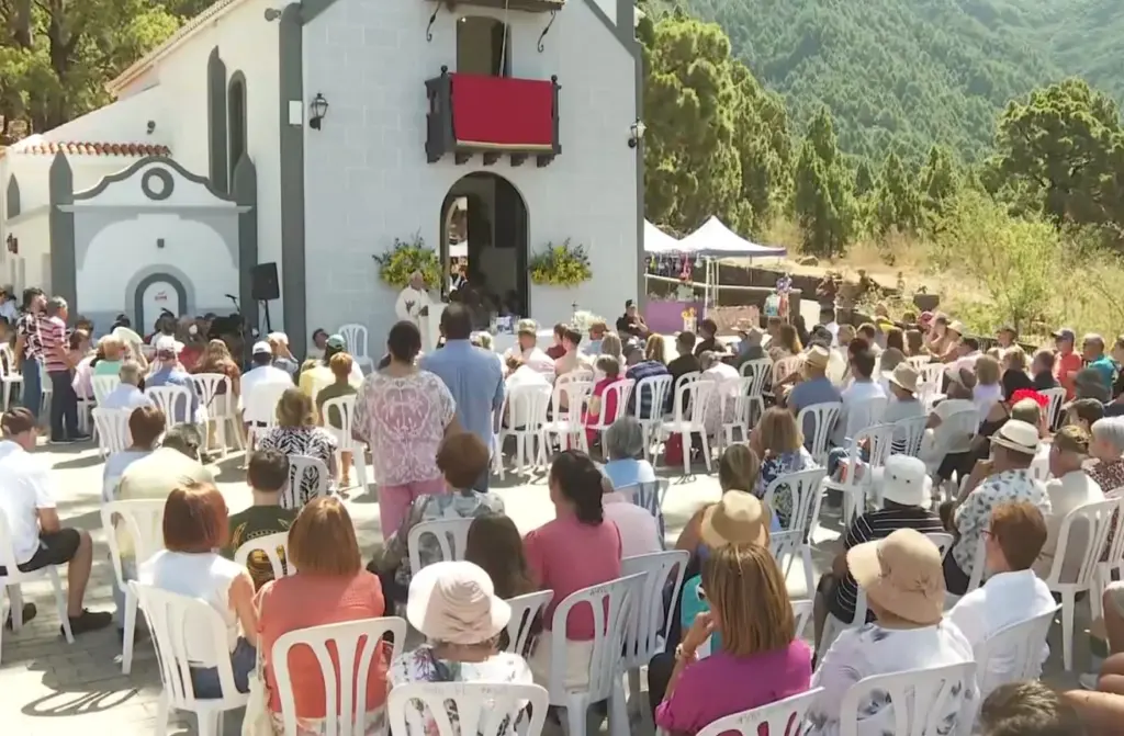 El Paso pone el broche final a los actos en honor a la Virgen del Pino con la Fiesta en el Monte