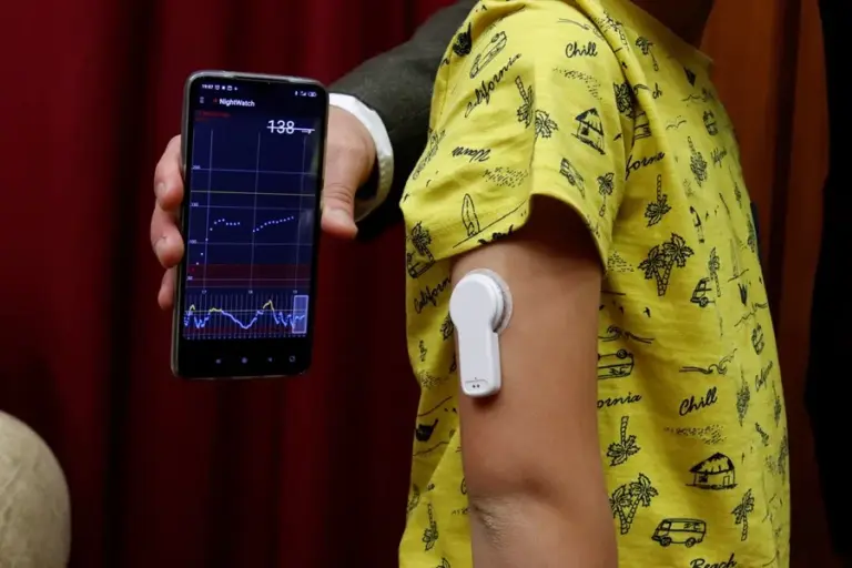 Alertan de fallos en una app de medición de glucosa que pone en riesgo a diabéticos