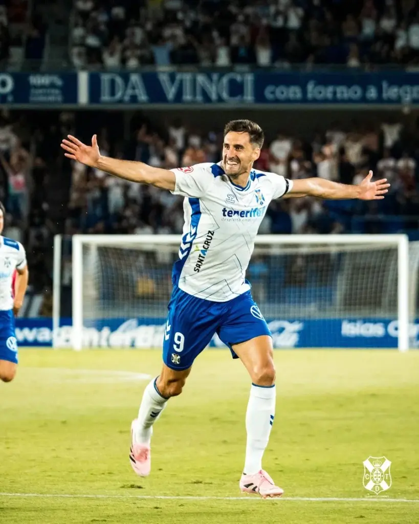 Jesús de Miguel celebra un gol con el CD Tenerife en una imagen de archivo