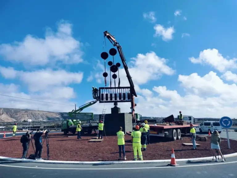 El Juguete del Viento de Arrieta, de César Manrique, vuelve a lucir tras ser reparado