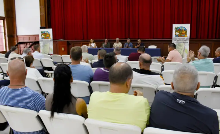 ATRATICAN alerta: «Si Canarias no produce más alimentos e importa menos, un día nos comeremos unos a otros»