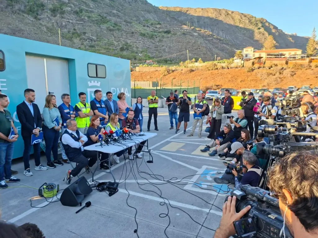 Mucha expectación ante el primer simulacro de erupción volcánica que se realiza en España / RTVC / Ángel Muñiz