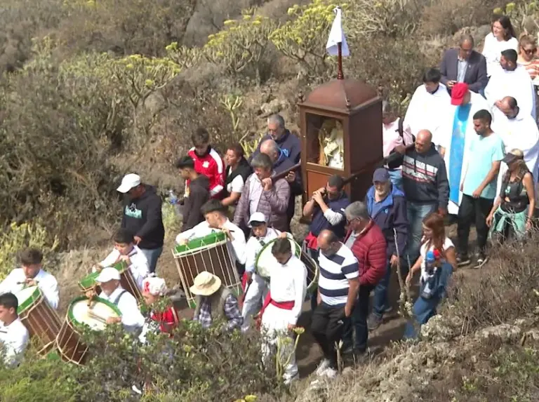 El Hierro celebra la «Fiesta de Los Faroles» en honor a la Virgen de Los Reyes