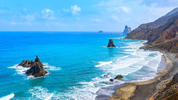 Rescatan en una playa de Tenerife a una joven con síntomas de ahogamiento