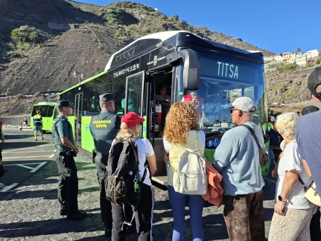 Traslado de los vecinos de Garachico desde el Muelle Viejo / RTVC / Ángel Muñiz