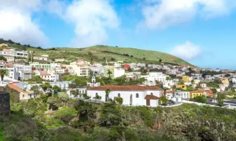 Fallece un hombre en El Hierro tras precipitarse desde un techo en el que trabajaba