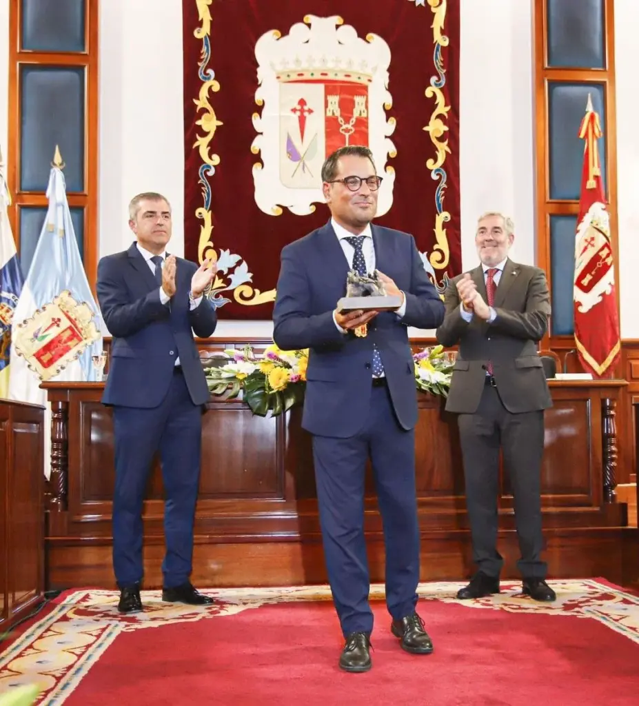 El municipio del norte de Tenerife conmemora los 70 años de la fusión de Realejo Alto y Realejo Bajo en un acto en el salón de plenos del ayuntamiento