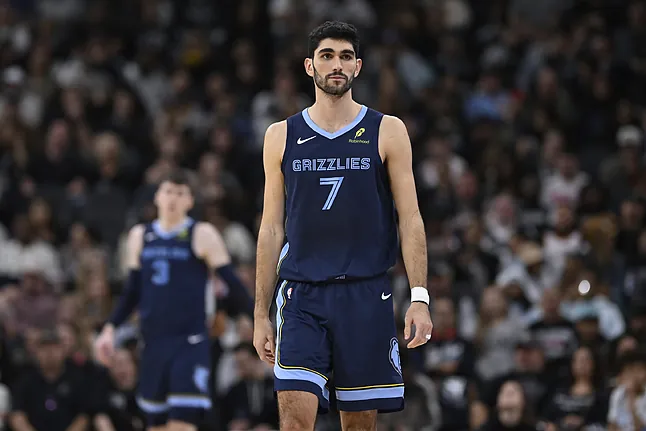 Los Grizzlies de Aldama ganan su primer partido de la temporada NBA