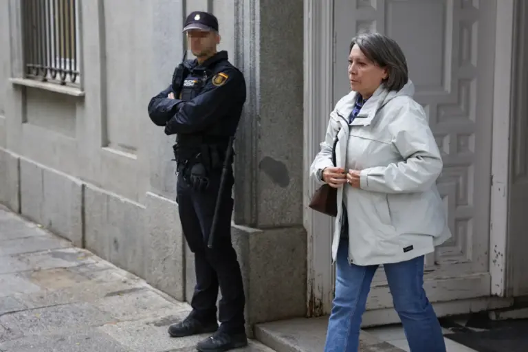 El exgerente y una empleada del PSOE dicen que Koldo repartía el dinero de la Secretaría