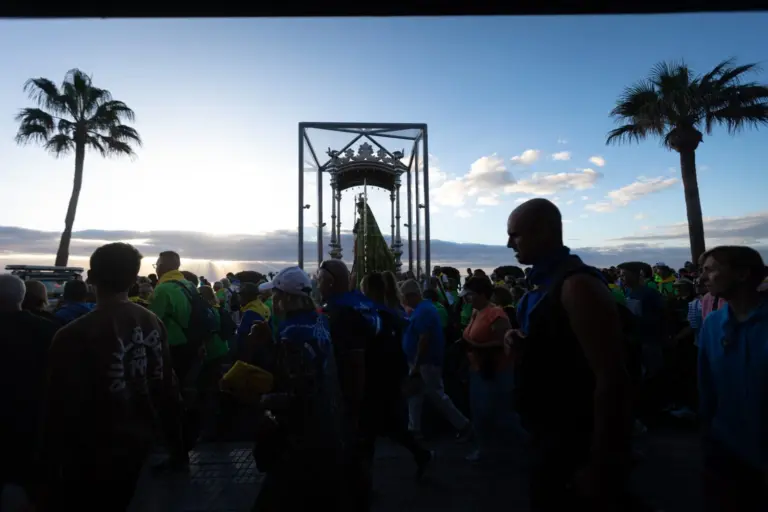 ‘De campo y mar’ sigue el regreso de la Patrona a la Basílica de Candelaria y celebra el sector primario