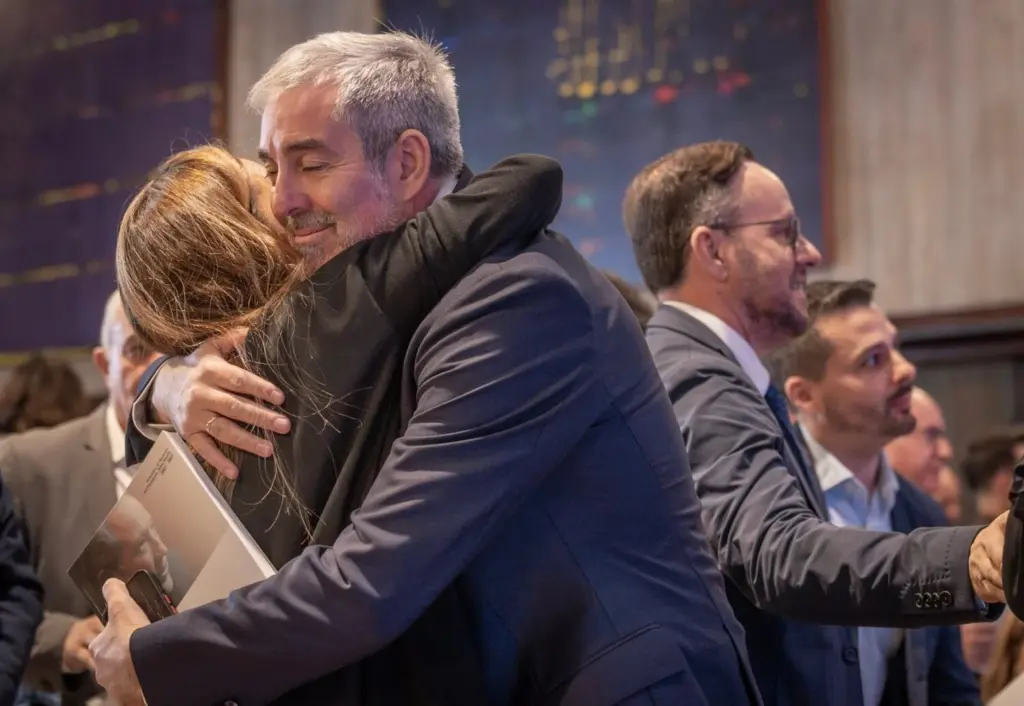 Pilar Parejo y Fernando Clavijo, en el homenaje a Adán Martín cuando se cumplen 15 años de su fallecimiento