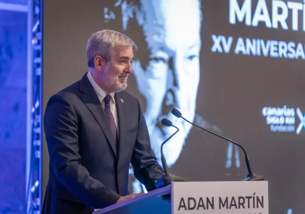 Acto de homenaje organizado por la Fundación Canaria Siglo XXI al expresidente de Canarias, Adán Martín, cuando se cumplen 15 años de su fallecimiento. 10 octubre 2025
