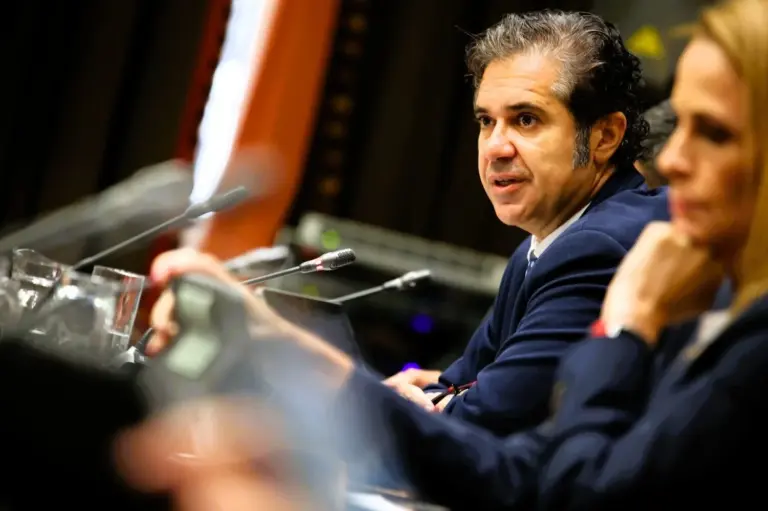 ASG urge a desplegar la Obligación de Servicio Público en islas verdes