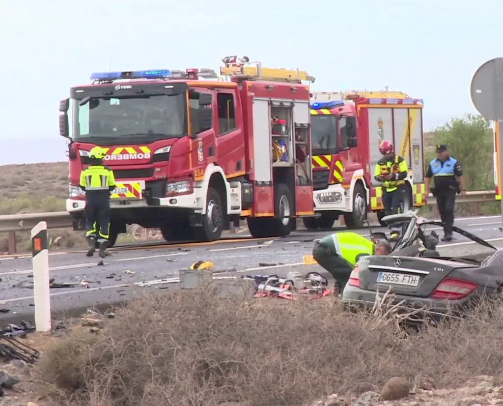Accidente mortal entre una guagua y un coche en la GC-500