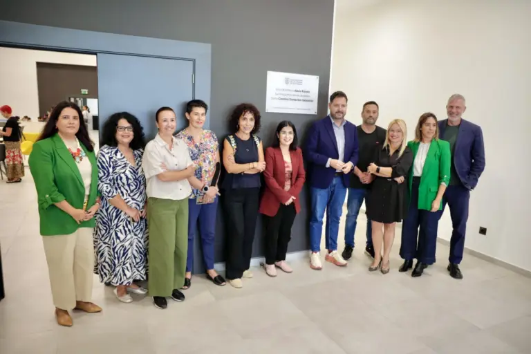 Las Palmas de Gran Canaria inaugura la Biblioteca Pública Municipal Alexis Ravelo