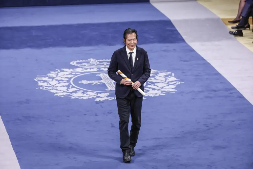 Felipe VI y la princesa Leonor reflexionan sobre la convivencia democracia y la diversidad en los Premios Princesa de Asturias 2025