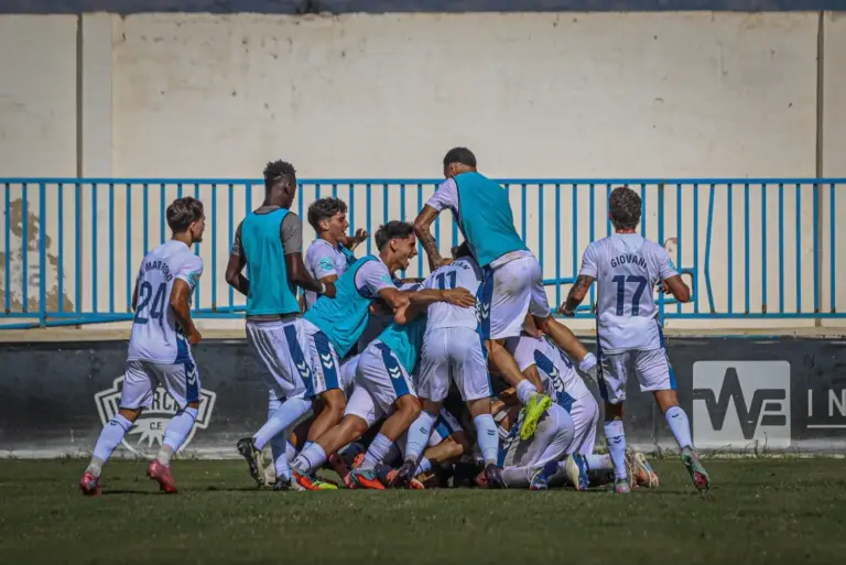2-3 | El Tenerife B remonta al Intercity para mantener el liderato