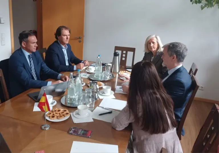 Canarias promociona su estrategia aeroespacial para atraer empresas alemanas