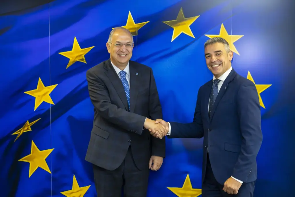 El consejero de Pesca del Gobierno de Canarias, Narvay Quintero, mantiene una reunión en Bruselas con el comisario europeo de Pesca y Océanos, Costas Kadis. 