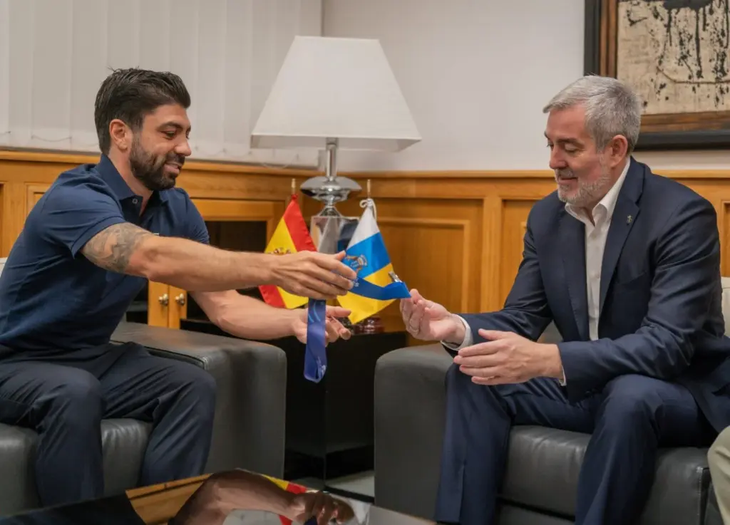 Canarias felicita al saltador Carlos Gimeno por su temporada internacional