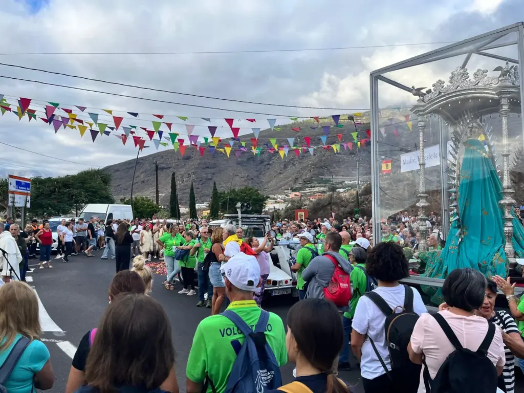 Parada de la Virgen de Candelaria en las Cuatro Esquinas de Igueste. Cristian Hernández