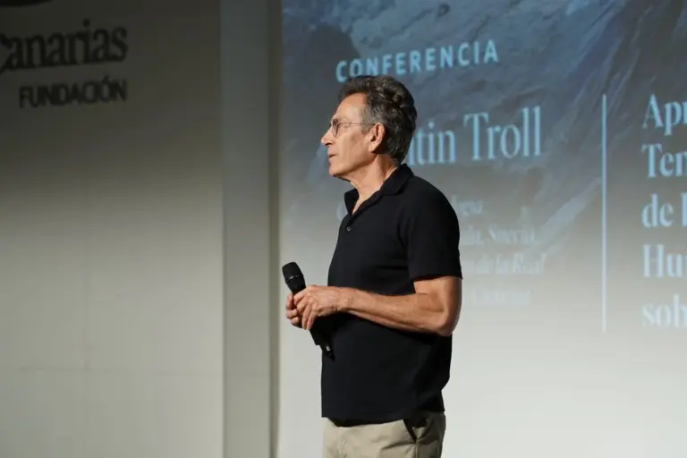 Varios científicos plantean los retos para la conservación del Teide ante el cambio climático