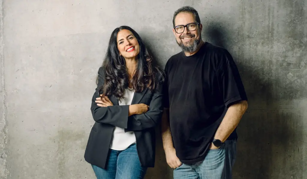 El espacio de la Radio Canaria apoya la creatividad, el diseño de autor y la industria textil canaria en Tenerife Fashion Beach Costa Adeje