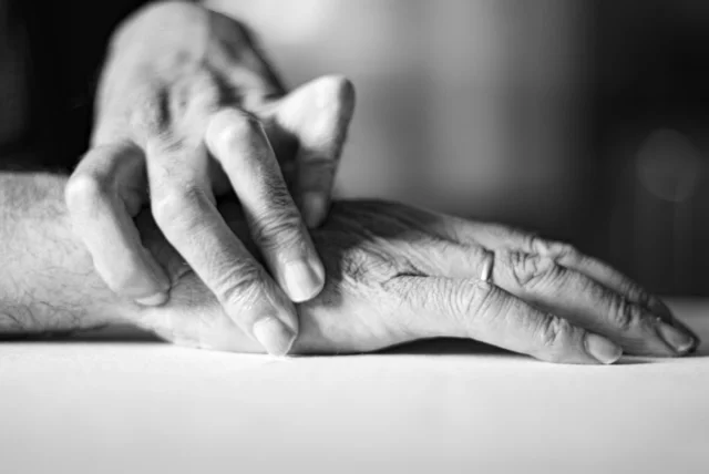 'El peso del ictus', del premio de fotografía FotoEnfermería, organizado por el Colegio General de Enfermería