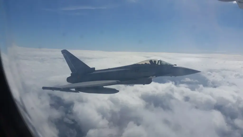 Ocean Sky 2025: Cinco fuerzas aéreas de la OTAN entrenan combate aéreo en los cielos del sur de Canarias. EP