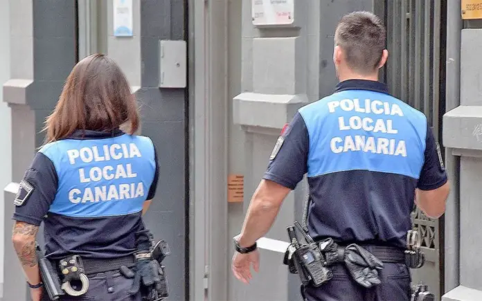 Agentes de La Policía Local de Santa Cruz de Tenerife. Imagen Europa Press
