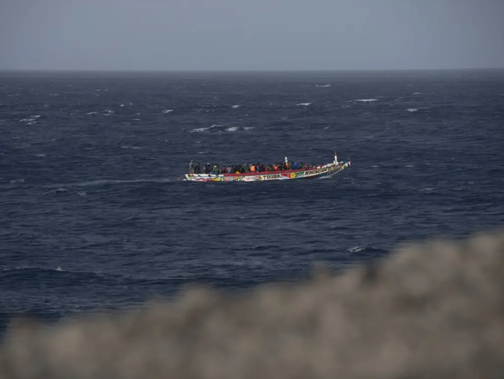 Llega un cayuco al Hierro con 230 ocupantes