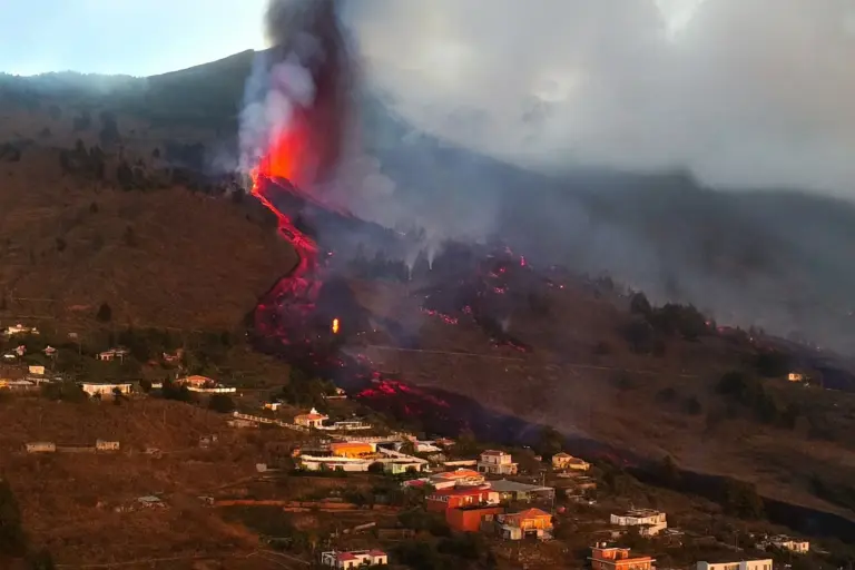 El volcán Tajogaite: un modelo para entender la formación de la Luna y Marte