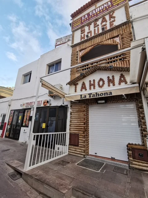 Los Juzgados de Primera Instancia e Instrucción nº 6 y nº 7 de Puerto del Rosario han dictados recientemente dos nuevas sentencias en el caso del casco viejo de Corralejo favorables a los vecinos del pueblo