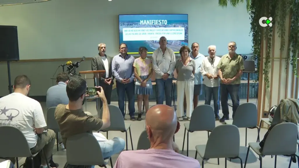 Más de 40 colectivos denuncian la “decadencia” de Las Palmas de Gran Canaria