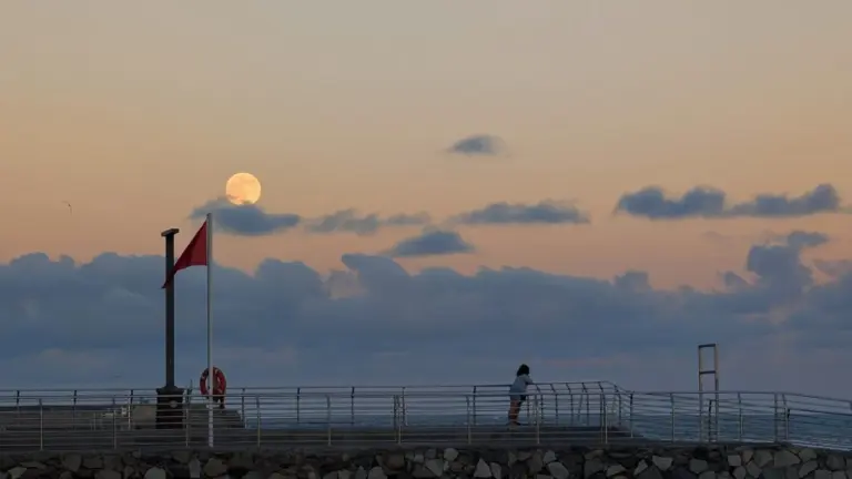 Precaución este martes y miércoles en la costa norte de las islas, donde las olas podrían superar los 2,5 metros