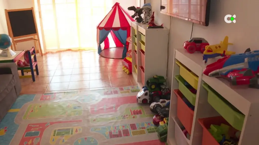 Proyecto Canguro, un recurso pionero que facilita la conciliación laboral y familiar. Imagen del piso de Proyecto Canguro. RTVC.