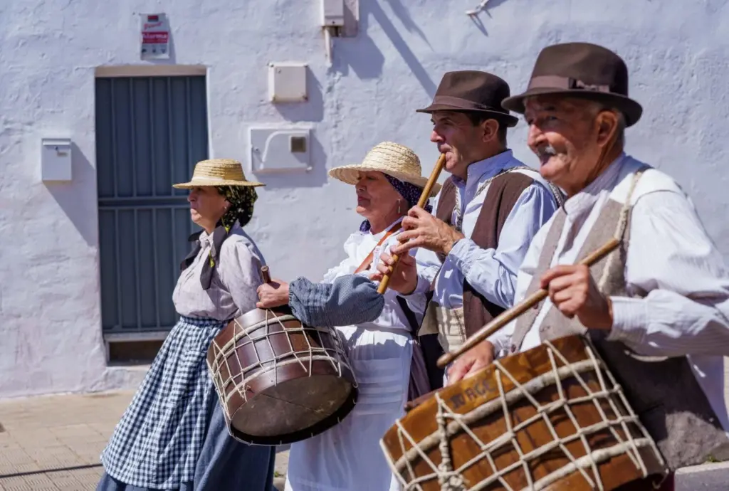 San Miguel de Geneto celebra 35 años de tradición romera