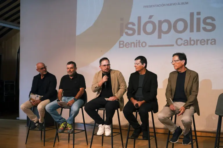 ‘Islópolis’, el disco-libro de Benito Cabrera