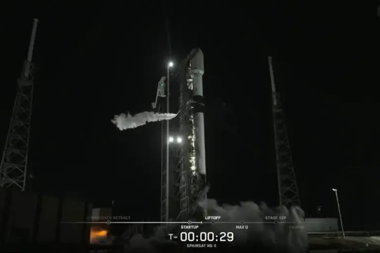 El satélite español SpainSat NG II pone rumbo al espacio