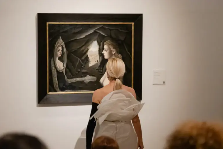 Teresa Correa resignifica el canon estético en los museos con su performance en el Thyssen